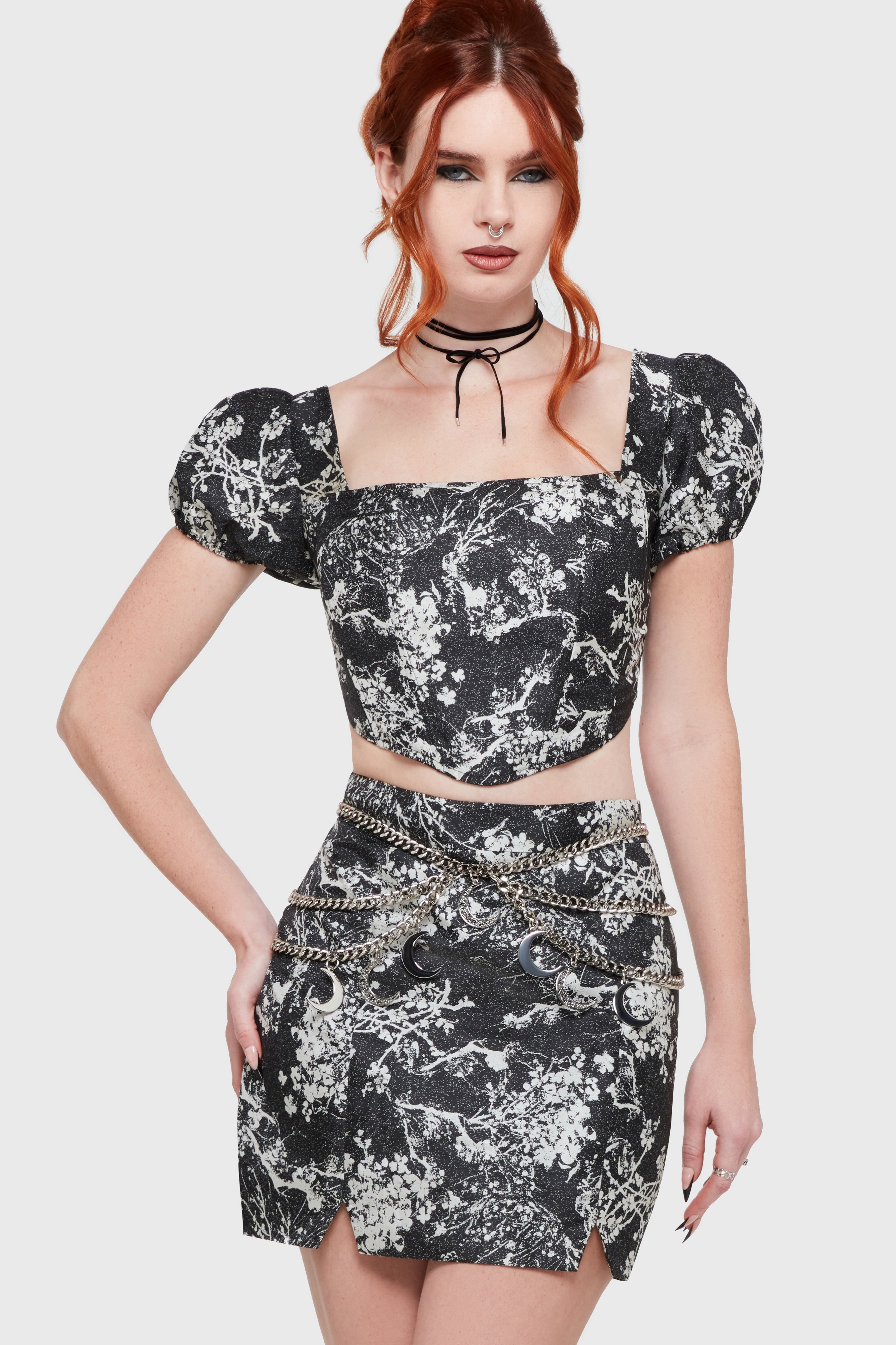 Lilithra Top