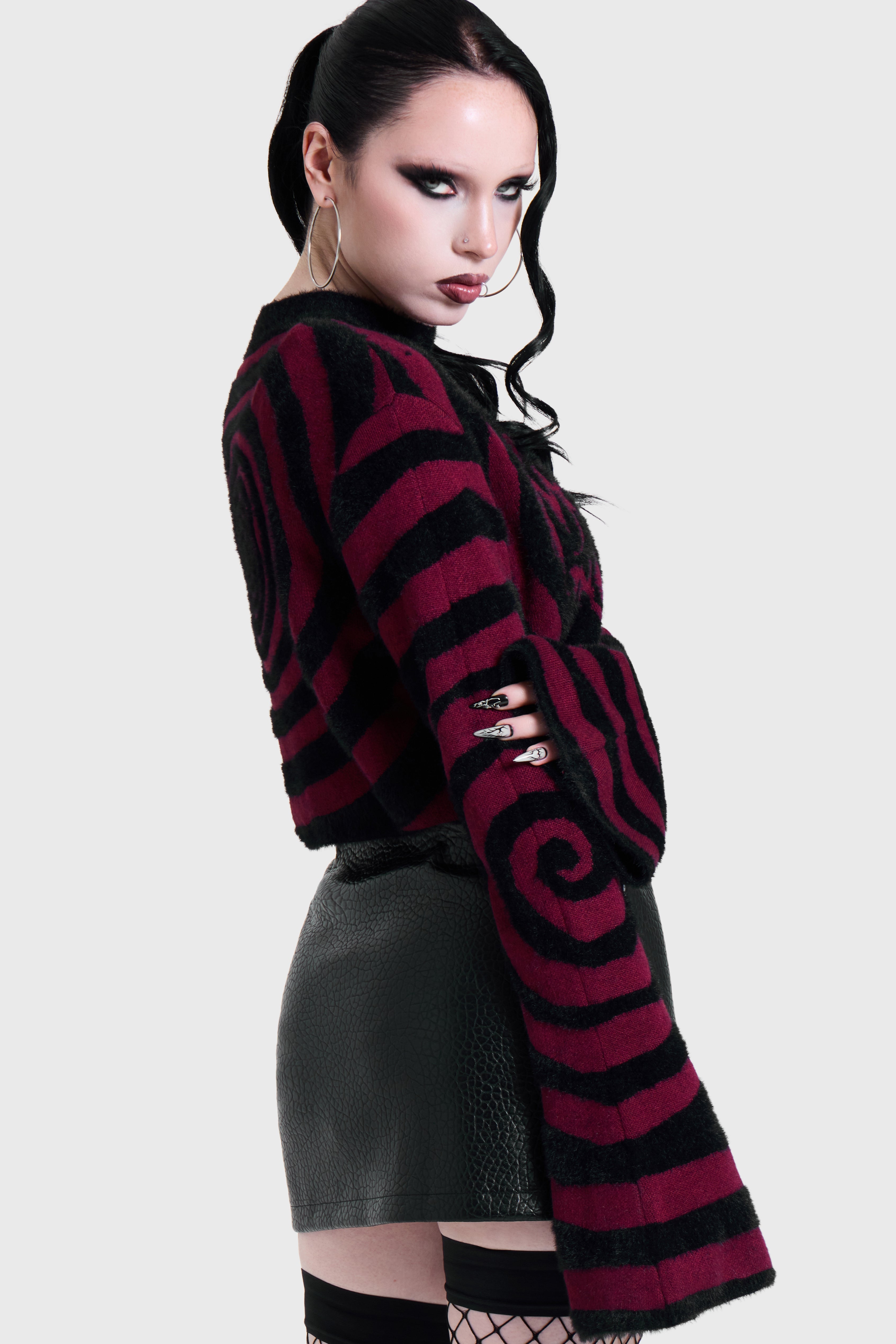 VOICES SPIRAL CROP KNIT SWEATER
